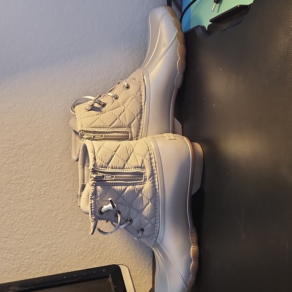Sperry Women's Silver Duck Boots - Picture 2 of 7